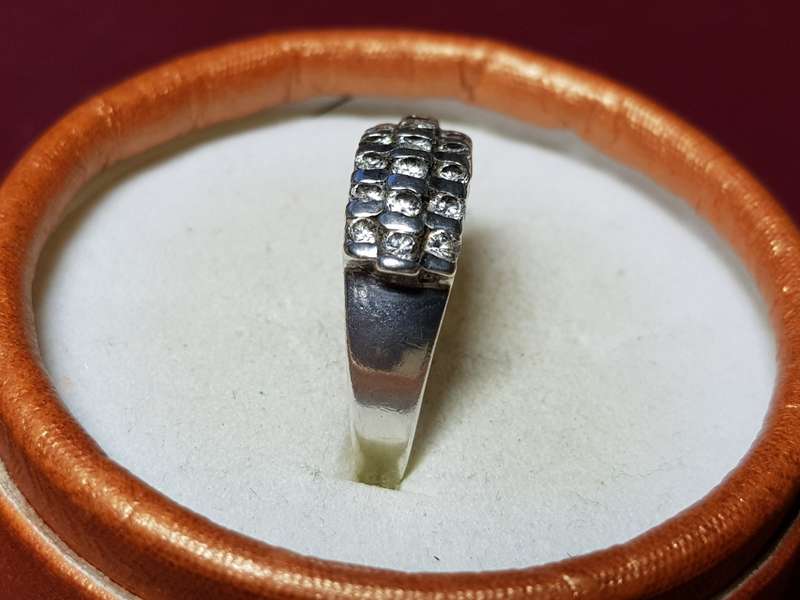 GENUINE SOLID STERLING SILVER RING - NEEDS SOME TLC - [3.1g]