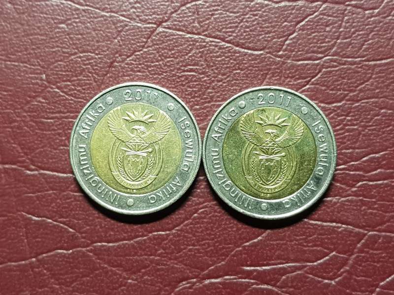 2 x 2011 RSA R5 90th ANNIVERSARY - [Bid per coin to take both.]