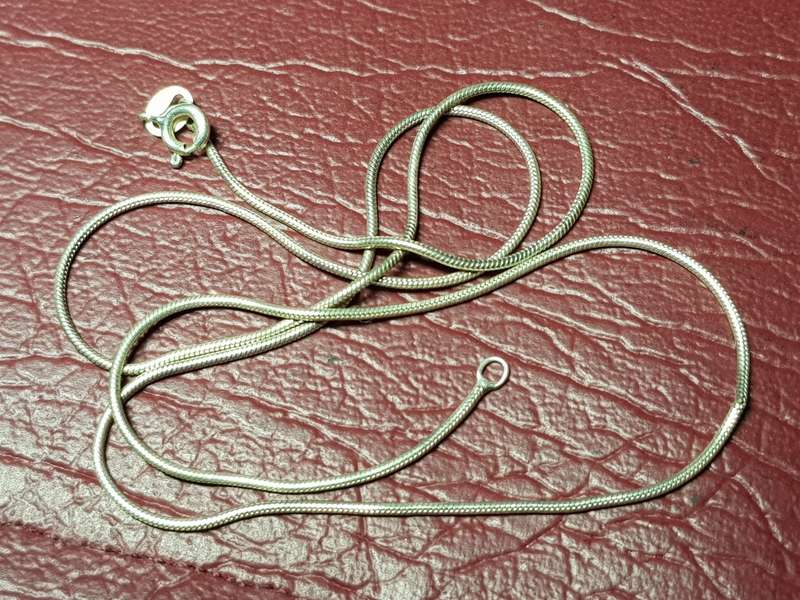 Lovely Solid Sterling Silver Snake Necklace in Fair Condition - [3,8 g]