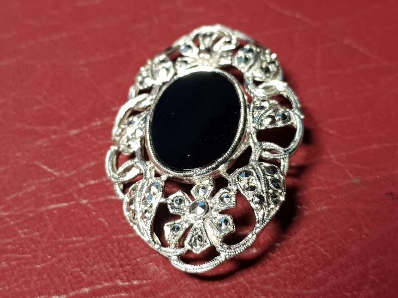Lovely Genuine Solid Sterling Silver Brooch With Marcasite in Perfect Condition - [7,2 g]