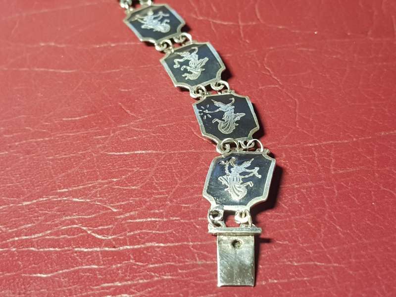 Lovely Genuine Solid Sterling Silver Bracelet in Excellent Condition - [13 g]