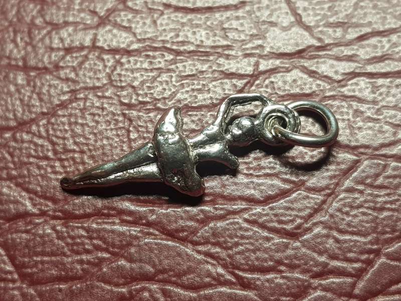 Lovely Genuine Solid Sterling Silver Charm/Pendant in Excellent Condition - [25 mm , 2 g]