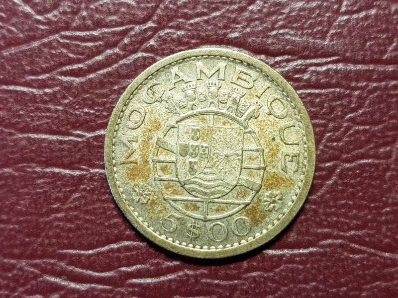 1960 Mocambique Silver 5 Escudos