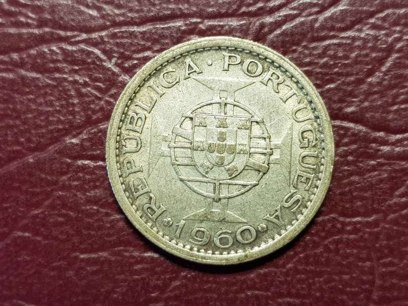 1960 Mocambique Silver 5 Escudos