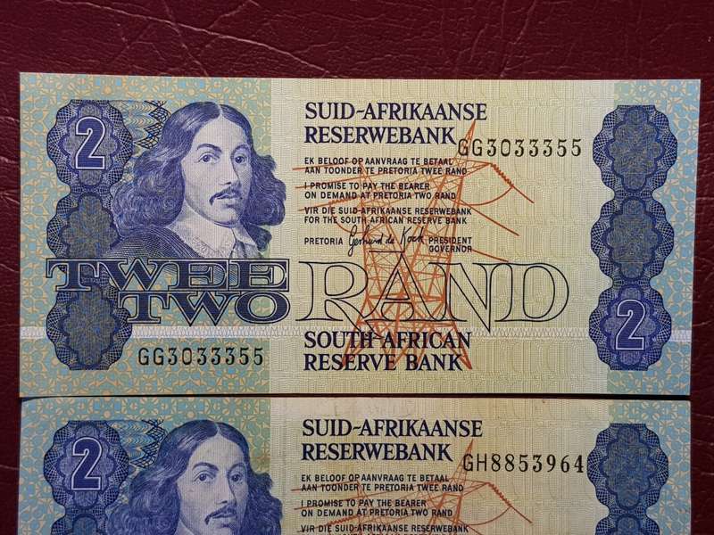 2 x RSA R2 Notes - Gerhard De Kock - [To my opinion UNC] - [Bid per note to take both]