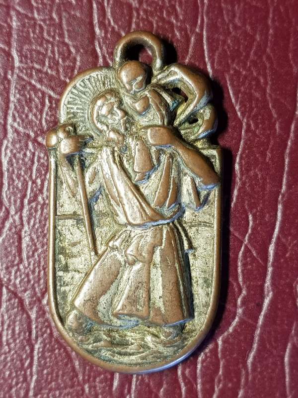 Lovely Vintage St Christopher Pendant in Very Good Condition - [45 mm x 28 mm]