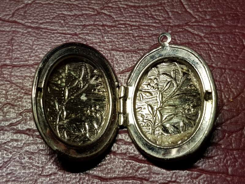 Lovely Locket Pendant - [Not Silver] - [30 mm x 23 mm]