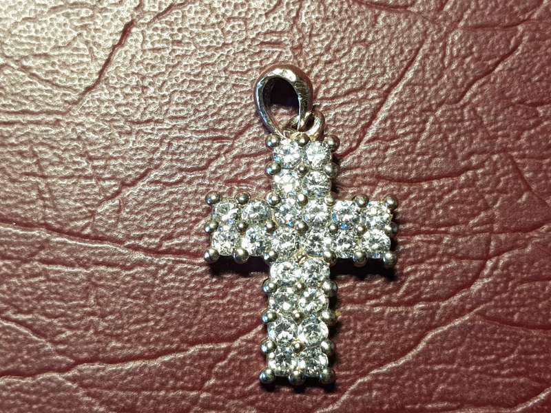 Lovely Genuine Solid Sterling Silver Cross Pendant In Very Good Condition - [5 g]