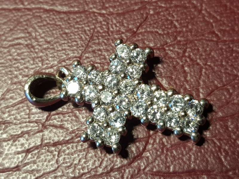 Lovely Genuine Solid Sterling Silver Cross Pendant In Very Good Condition - [5 g]