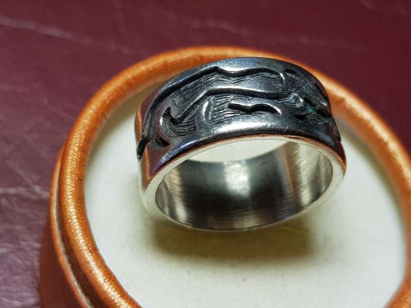 Lovely Large Heavy Genuine Solid Sterling Silver Ring In Excellent Condition - [15,2 g]