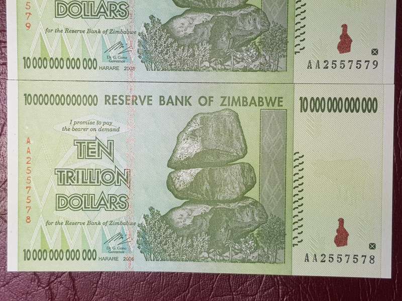 2 x 2008 Zimbabwe 10 Trillion Dollars Notes In Sequence - AA - Harare - Bird WTM - UNC