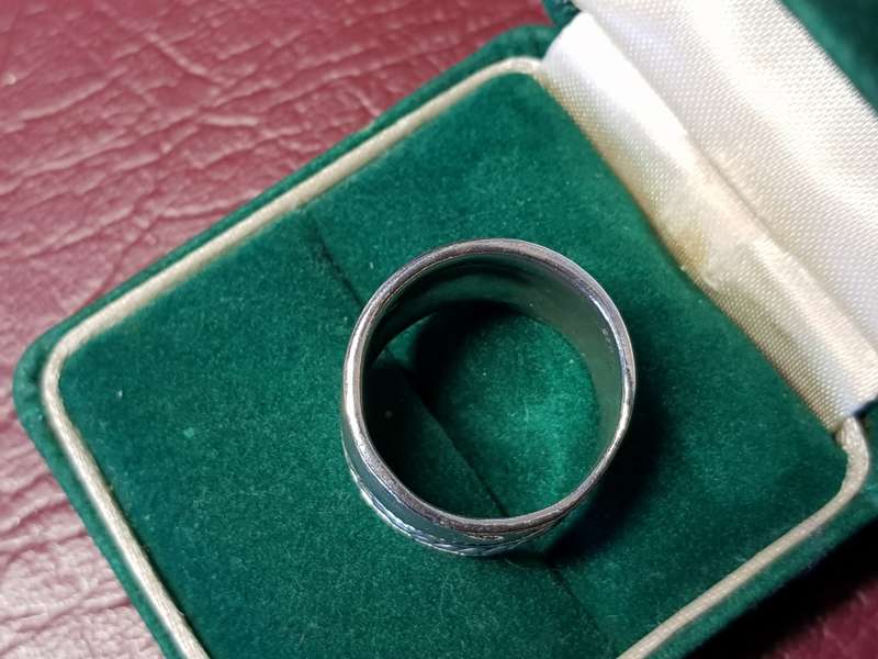 Lovely Genuine Solid Sterling Silver Ring In Very Good Condition - [6,9 g]
