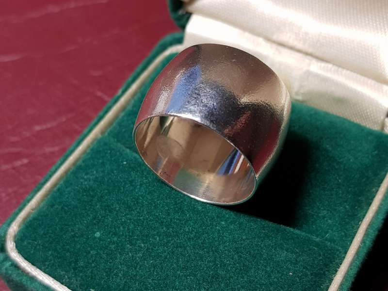 Lovely Genuine Solid Sterling Silver Ring In Very Good Condition - [9,8 g]