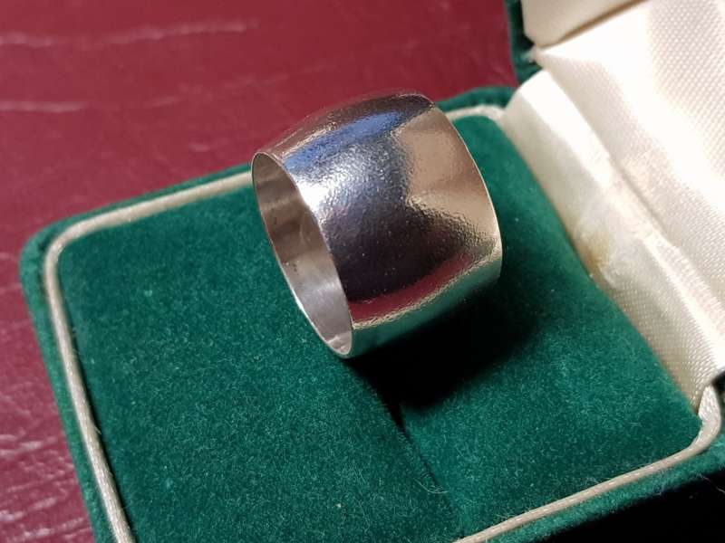 Lovely Genuine Solid Sterling Silver Ring In Very Good Condition - [9,8 g]