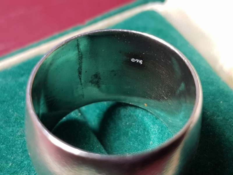 Lovely Genuine Solid Sterling Silver Ring In Very Good Condition - [9,8 g]