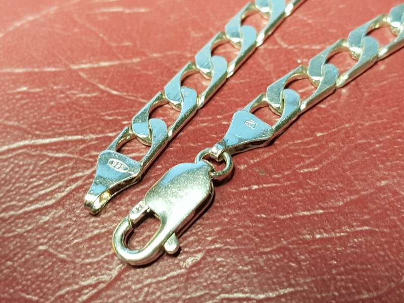 Lovely Genuine Solid Sterling Silver Bracelet In Very Good Condition - [11 g]