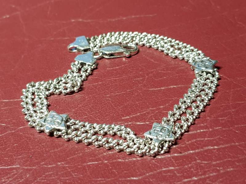 Lovely Genuine Solid Sterling Silver Bracelet With Italian Clasp In Very Good Condition - [12 g]