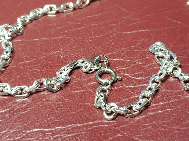 Lovely Genuine Solid Sterling Silver Necklace In Very Good Condition - [14,6]