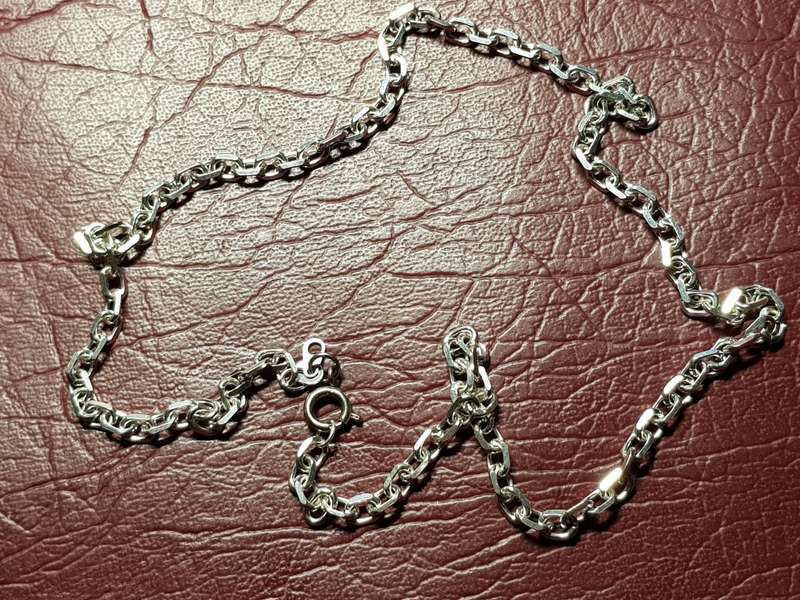 Lovely Genuine Solid Sterling Silver Necklace In Very Good Condition - [14,6]