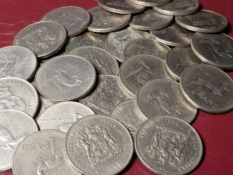 A Lot Of 31 RSA Nickel R1 Coins - [Bid per coin to take all]