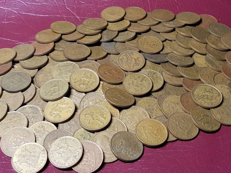 A Lot Of 140 RSA One Cent Coins - [Bid per coin to take all]