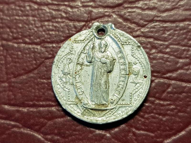 Benidict  Pendant/Charm - Not Metal - [Diameter 16 mm]