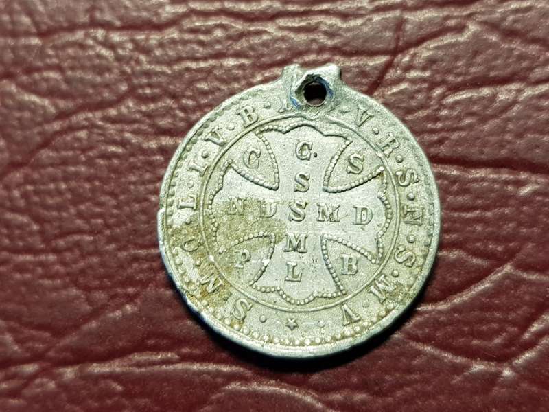 Benidict  Pendant/Charm - Not Metal - [Diameter 16 mm]