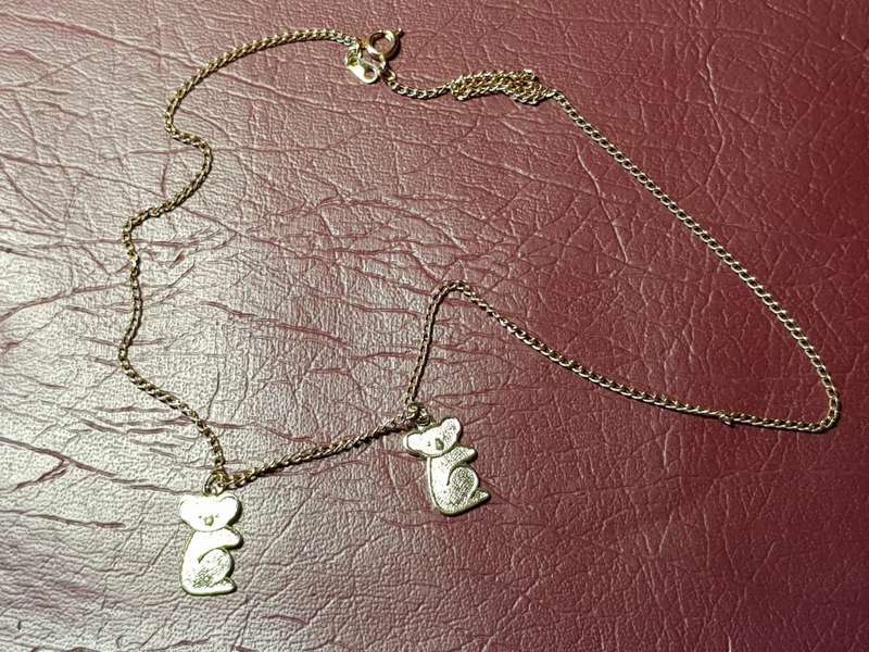 Lovely Necklace in Very Good Condition - Not Silver - [45,5 cm]