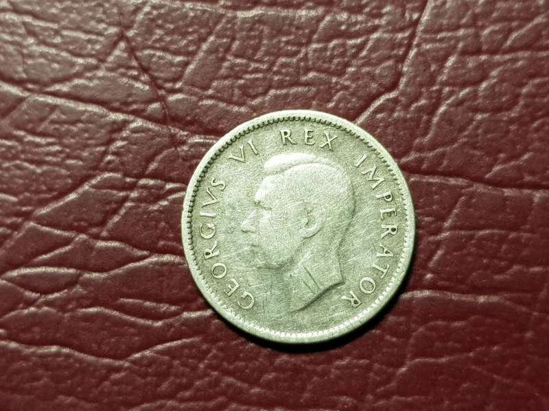 1942 SA Union Silver Sixpence