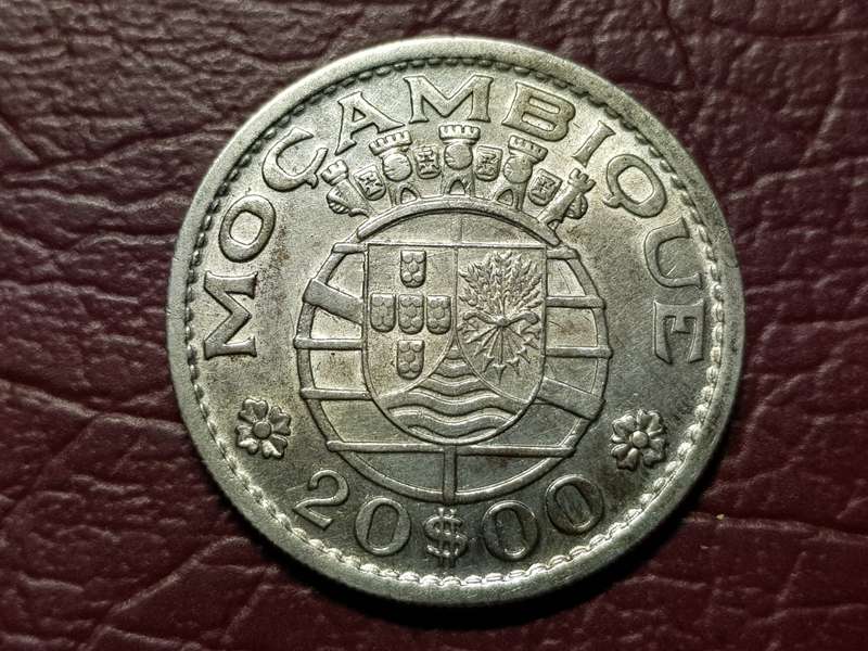 1952 Mocambique Silver 20 Escudos