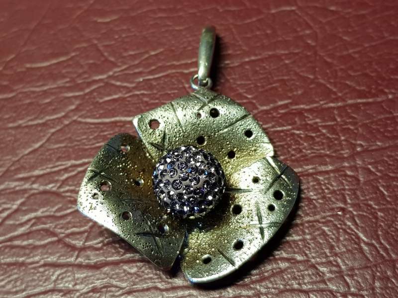 Lovely Genuine Solid Sterling Silver Magie Pendant in Perfect Condition - [7,5 g]
