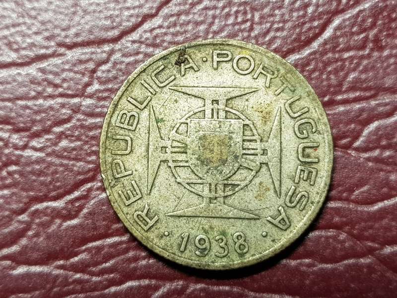 1938 Mocambique Silver 2.50 Escudos