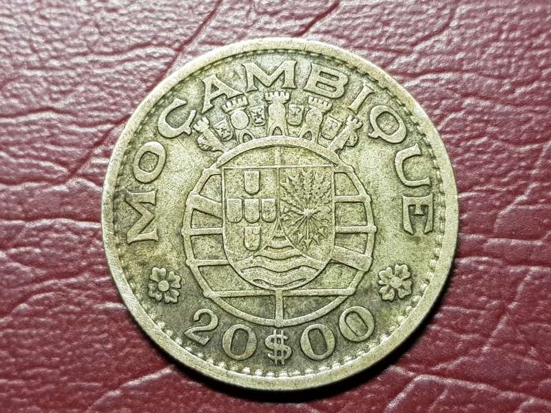 1952 Mocambique Silver 20 Escudos