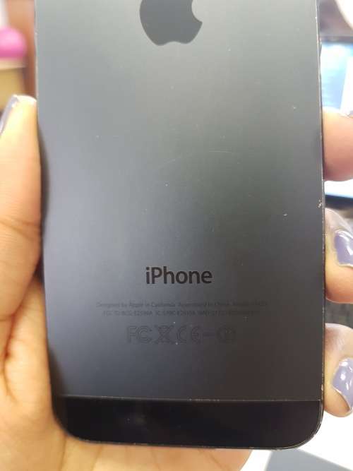 Apple iphone 5 64gig with phone cover