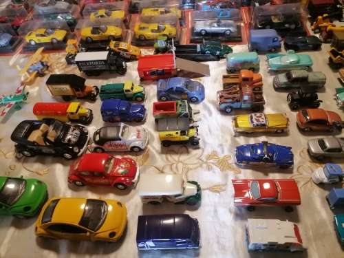 200x Diecast model cars(bid per model to take all)
