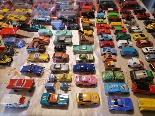200x Diecast model cars(bid per model to take all)