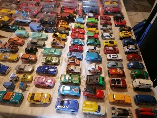 200x Diecast model cars(bid per model to take all)