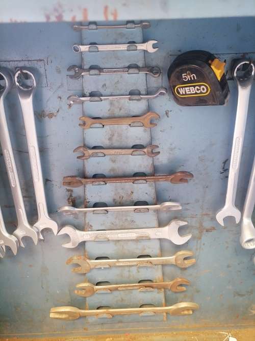 GEDORE WALL MOUNTED TOOLBOX WITH TOOLS