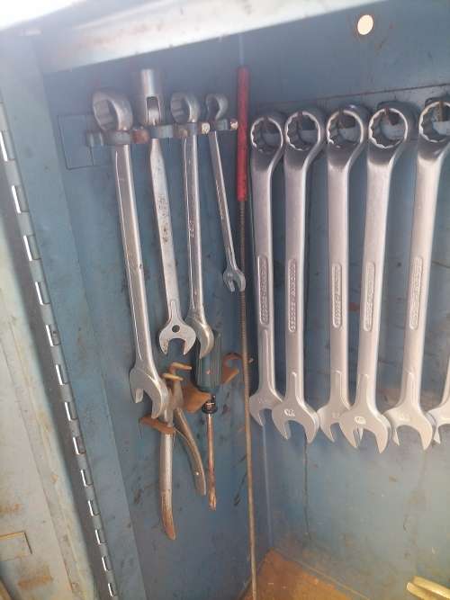 GEDORE WALL MOUNTED TOOLBOX WITH TOOLS