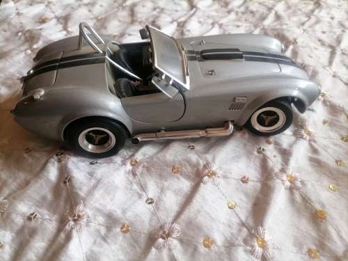 DIECAST  SHELBY COBRA MODEL CAR