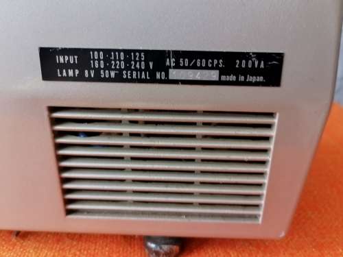 VINTAGE PROJECTORS IN GOOD COMPLETE CONDITION (bid per projector to take all