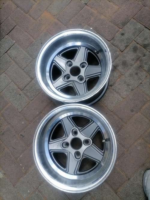 2x AFTERMARKET COMPOMOTIVE MAGS