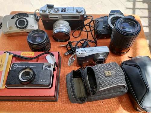 CAMERAS, LENSES AND VIDEO EQUIPMENT (NOT TESTED)