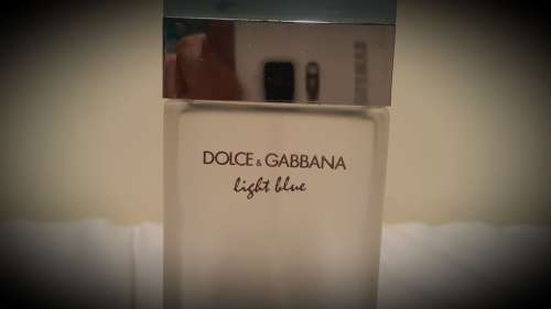 *EMPTY BOTTLE. STUNNING DOLCE & GABBANA LIGHT BLUE PERFUME BOTTLE!!!!