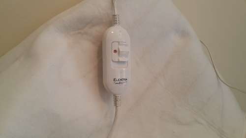 AN ELEKTRA COMFORT SINGLE FITTED ELECTRIC BLANKET!!!! WASHABLE!!!!