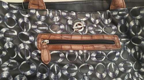 WOW!! A STUNNING GO BLUE AND BLACK GORGEOUS LADIES HANDBAG! MATCHES WITH ANYTHING! SMART OR CASUAL!!