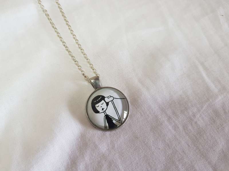 Minimalist Lady Pendant necklace