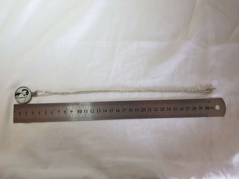 Minimalist Lady Pendant necklace