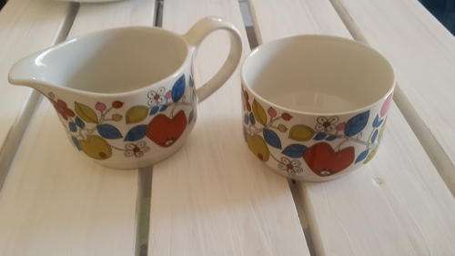 WOW!!! MIDWINTER STAFFORDSHIRE ENGLAND DESIGNED BY THE MARQUIS OF QUEENSBERRY SUGAR BOWL & MILK JUG!