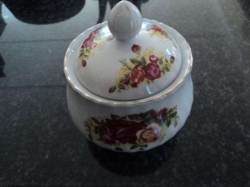 STUNNING ENGLISH ROSE ELEGANT CHINA SUGAR BOWL !!!!